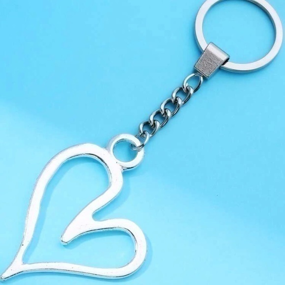 Heart Charm Keychain Silver Plated Modern Outline - Picture 1 of 5